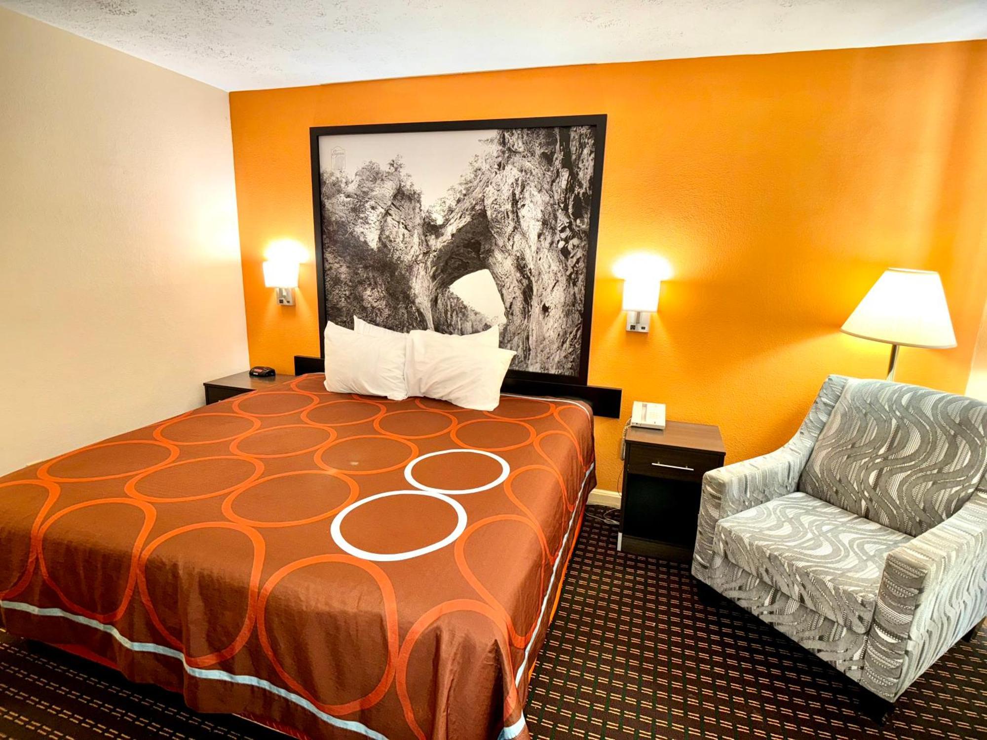 Super 8 By Wyndham Hillsville Exterior photo