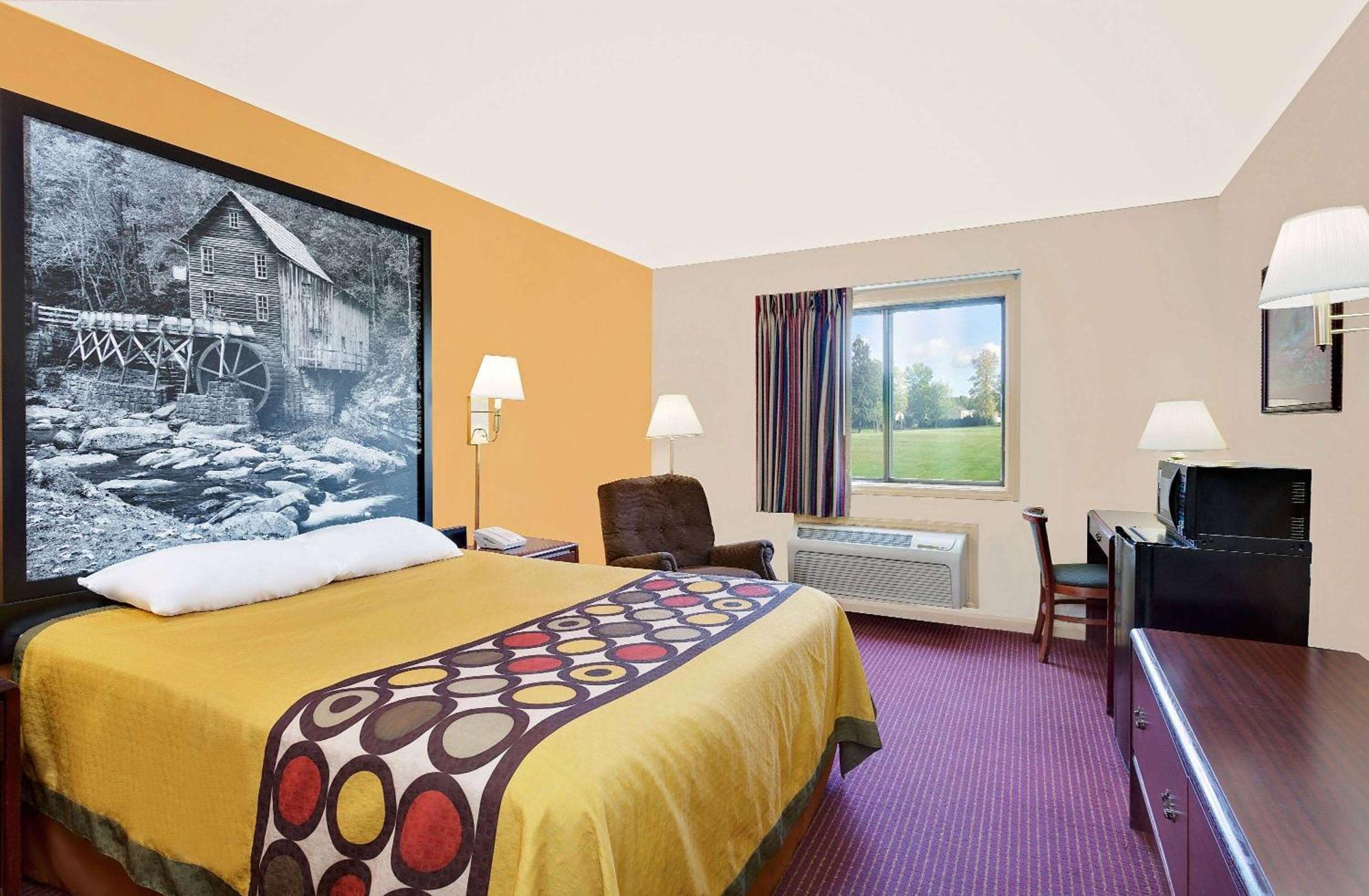 Super 8 By Wyndham Hillsville Exterior photo